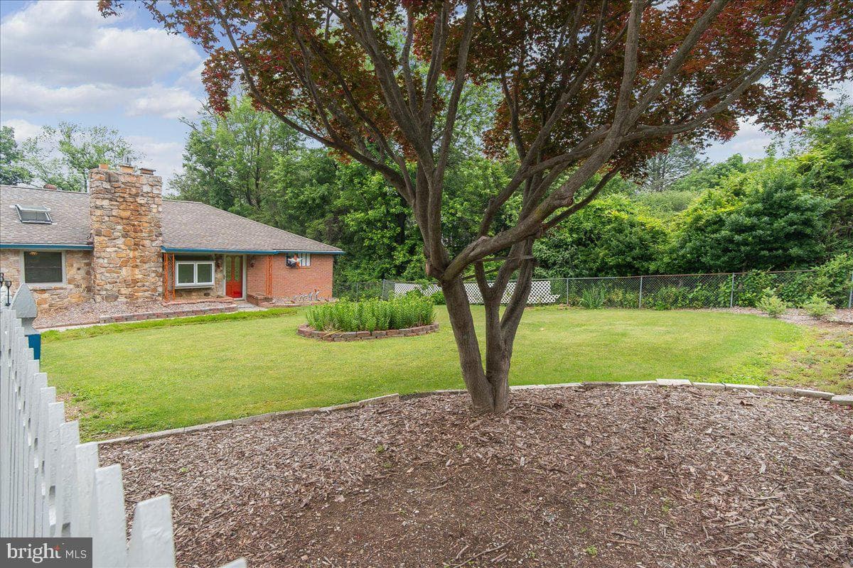 25702 Military Road photo 8