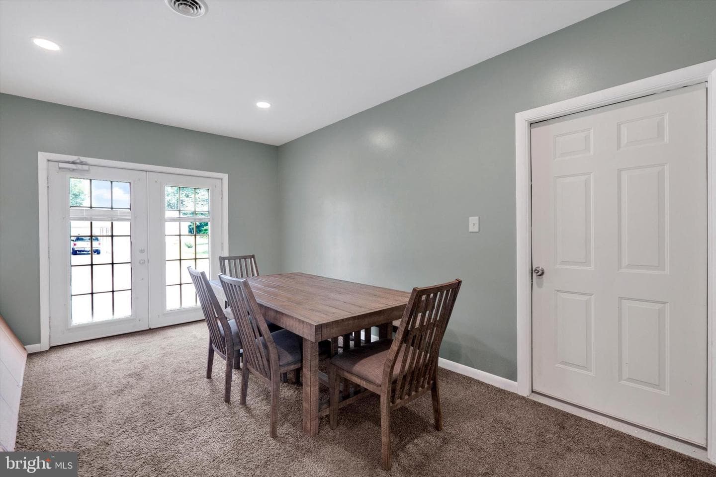 204 Young Avenue photo 11