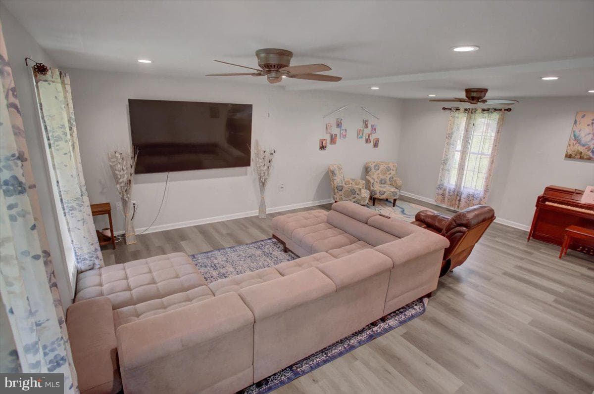 13435 Kretsinger Road photo 12