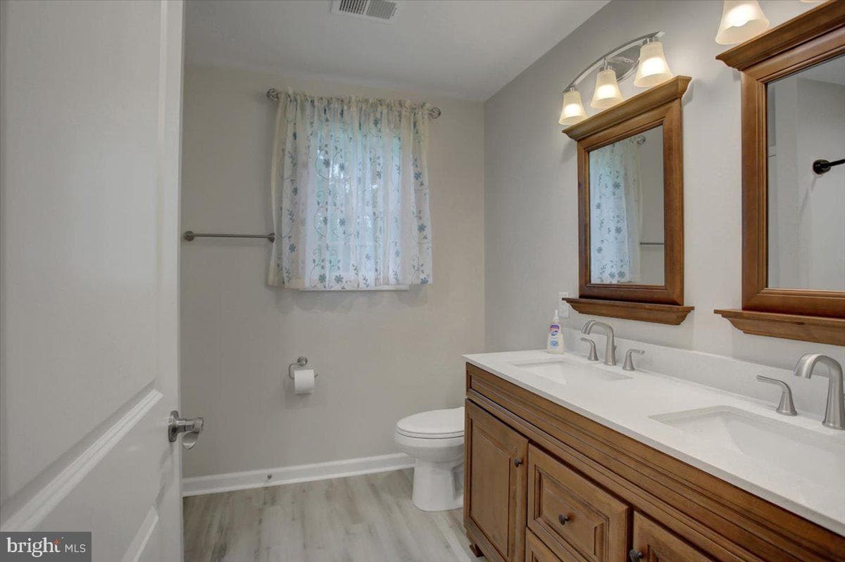13435 Kretsinger Road photo 16