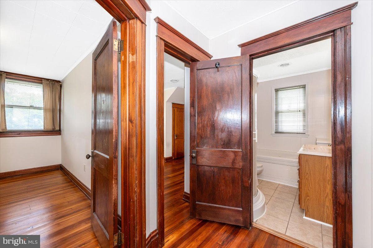 11113 Glenside Avenue photo 28