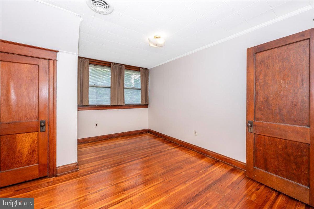 11113 Glenside Avenue photo 34