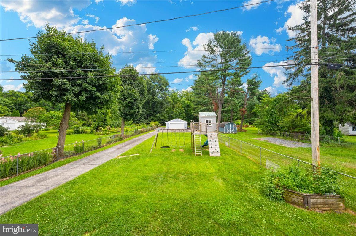 11113 Glenside Avenue photo 65