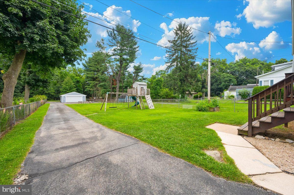 11113 Glenside Avenue photo 66