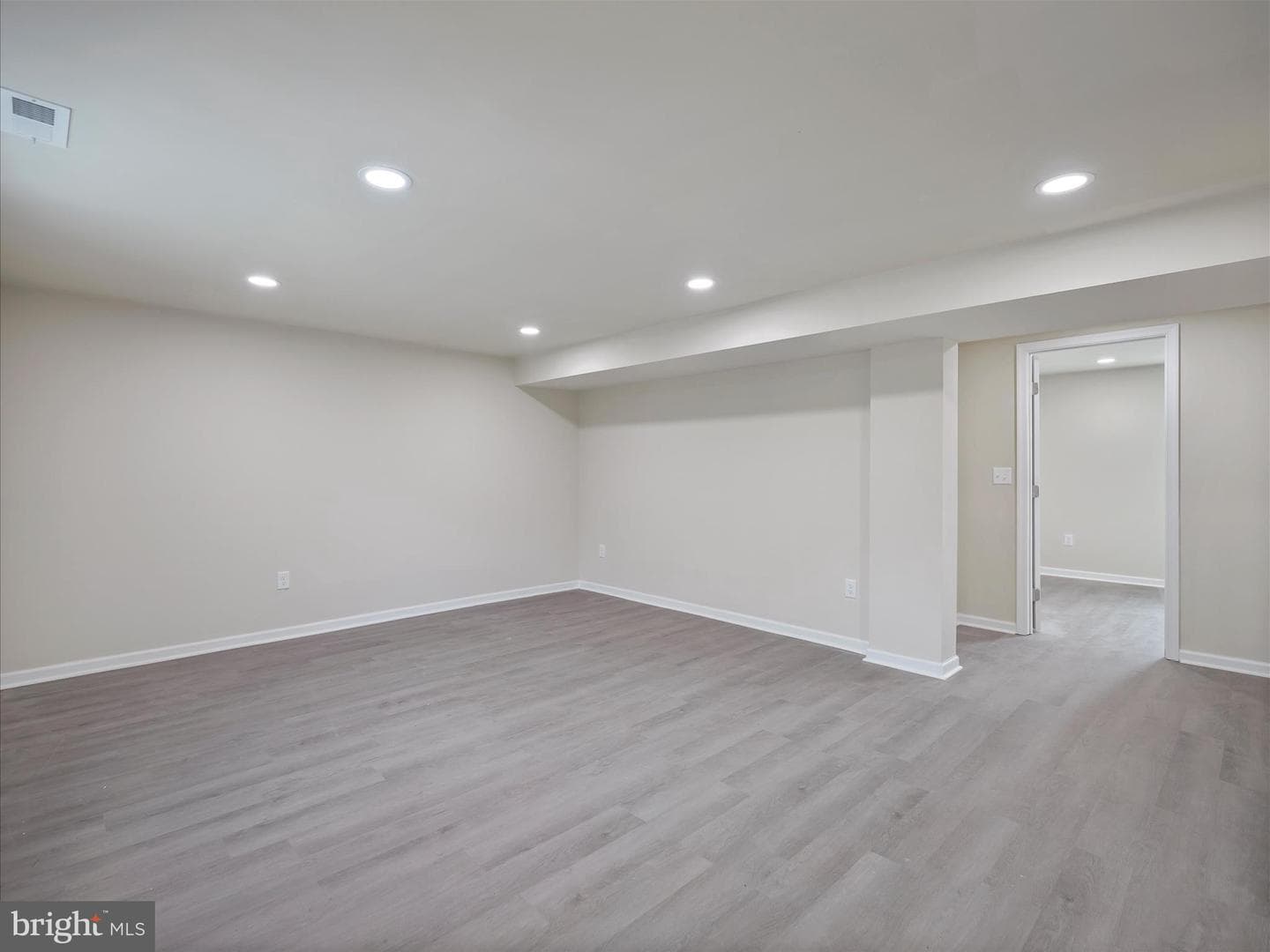 809 Florida Avenue photo 23