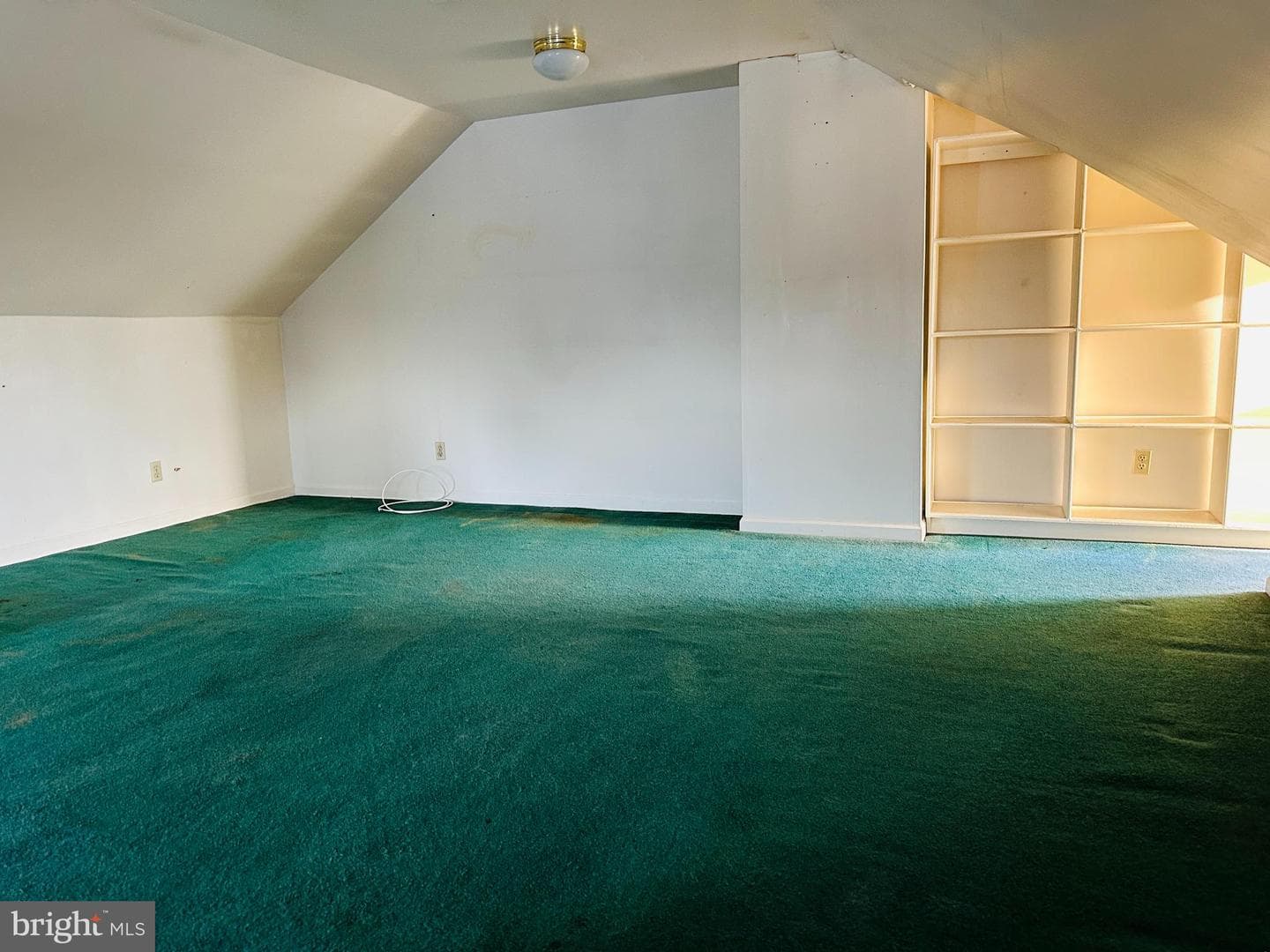1048 Corbett Street photo 8