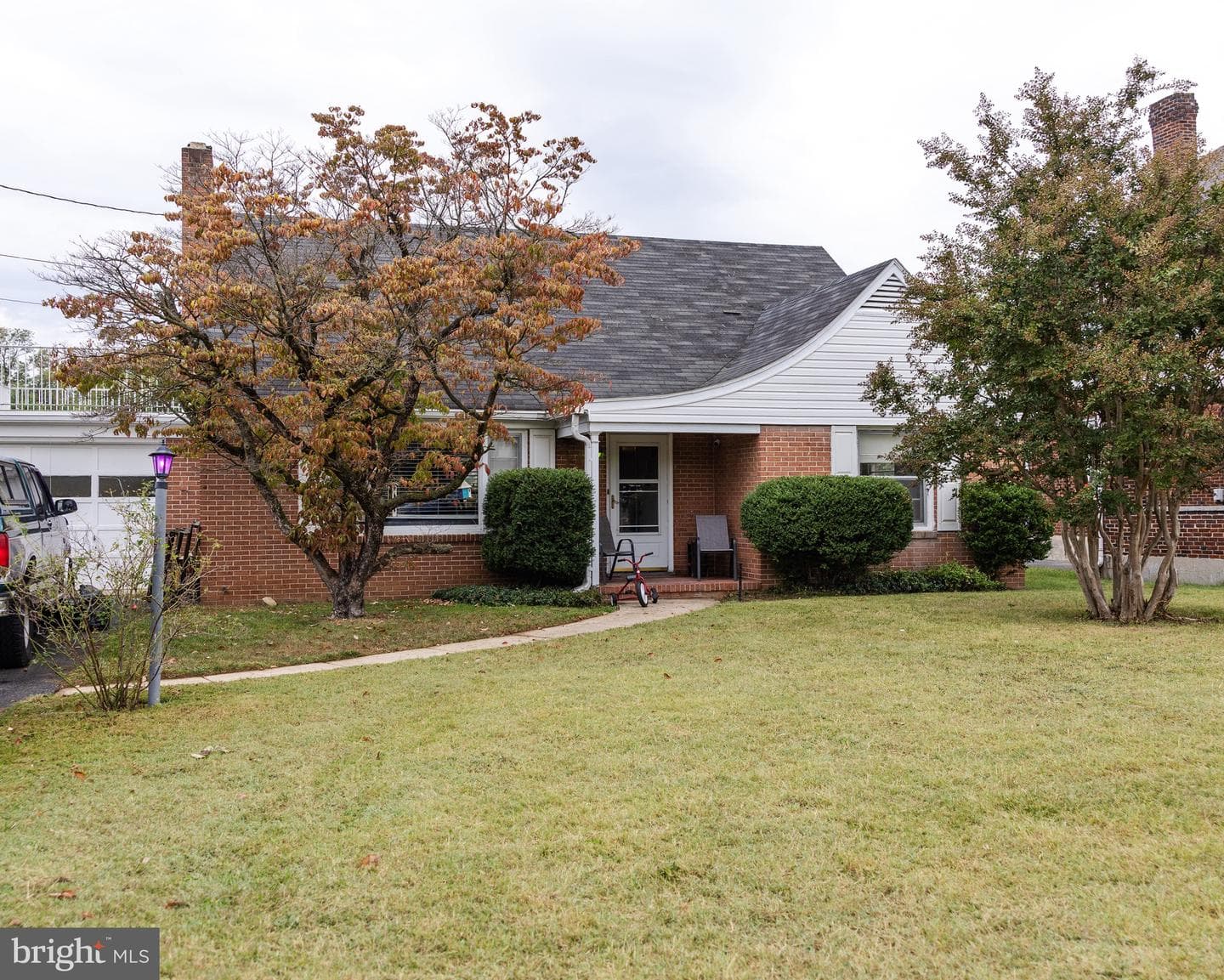 17334 W Washington Street photo 1