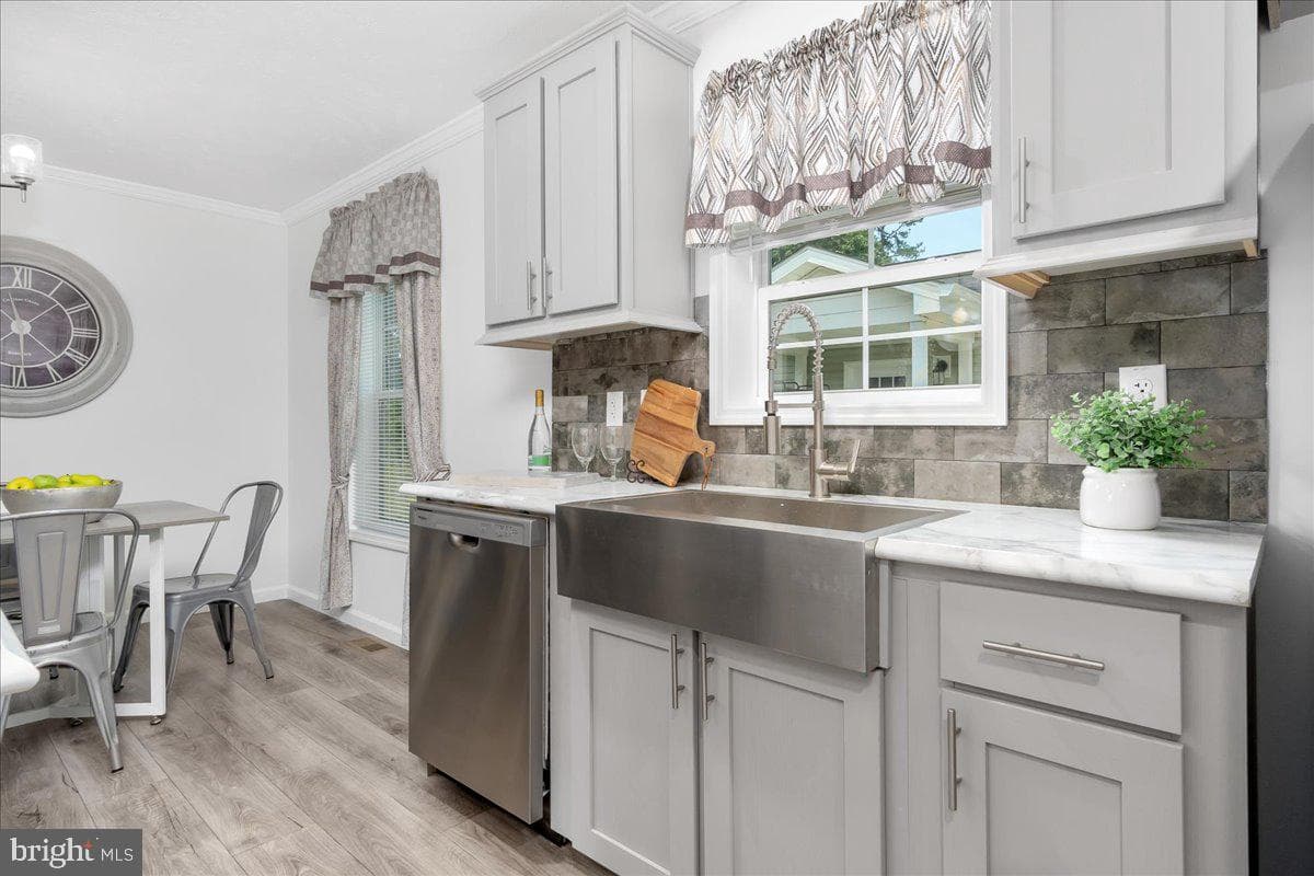 1361 Connecticut Avenue photo 16