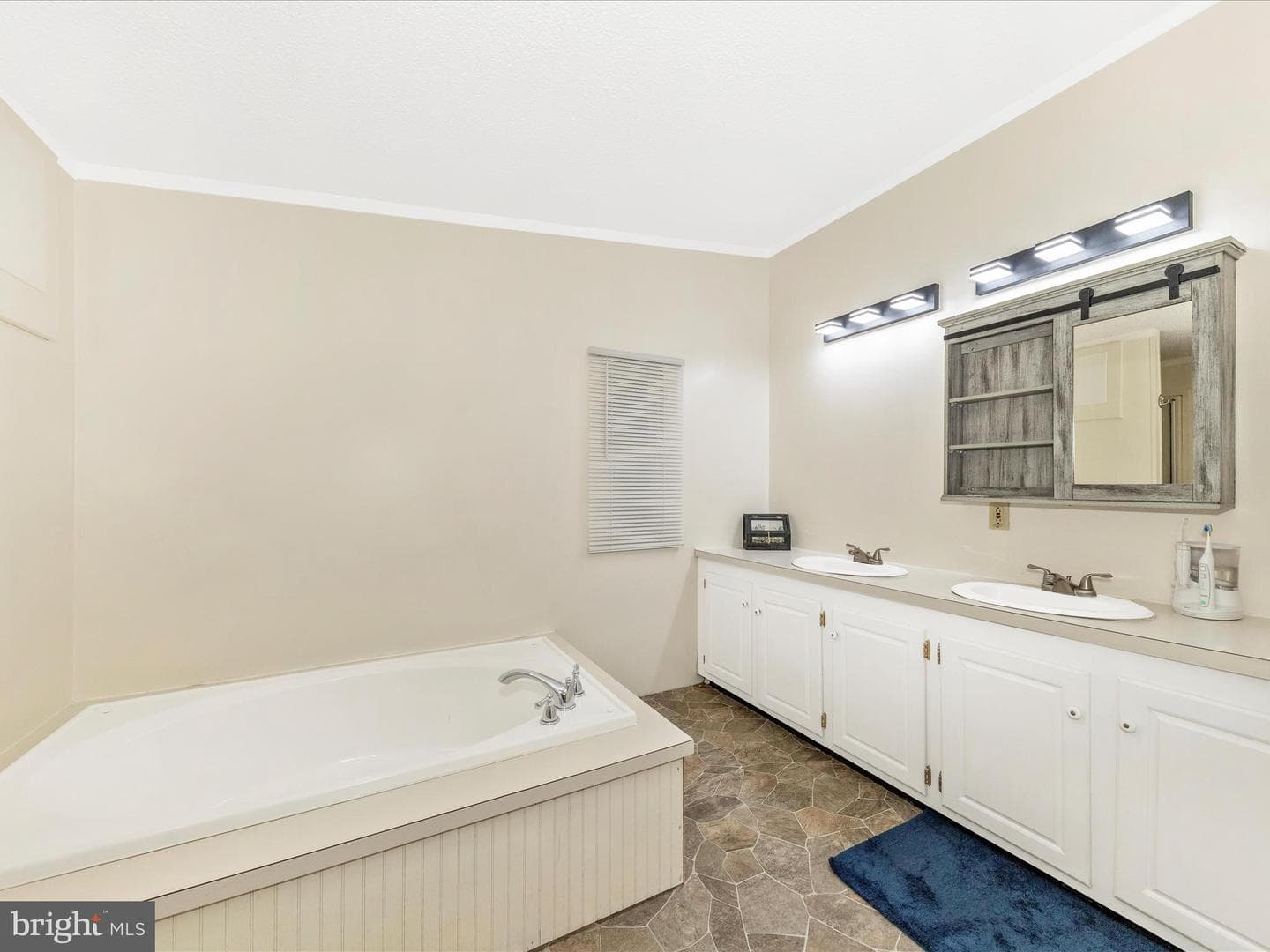 11905 Heather Drive photo 24
