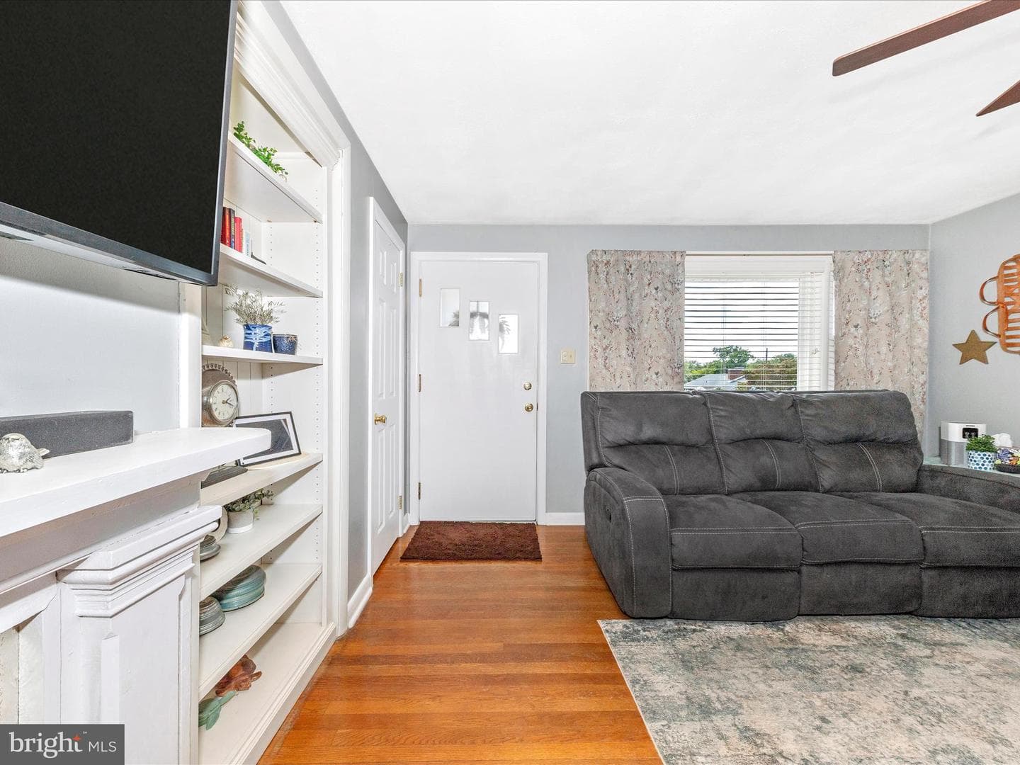 17216 Amber Drive photo 3