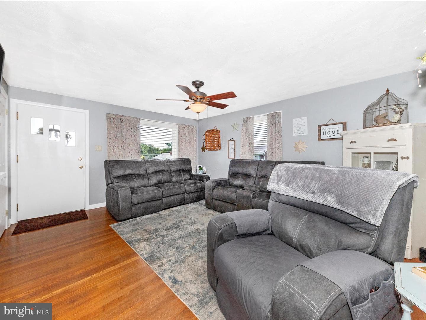 17216 Amber Drive photo 4