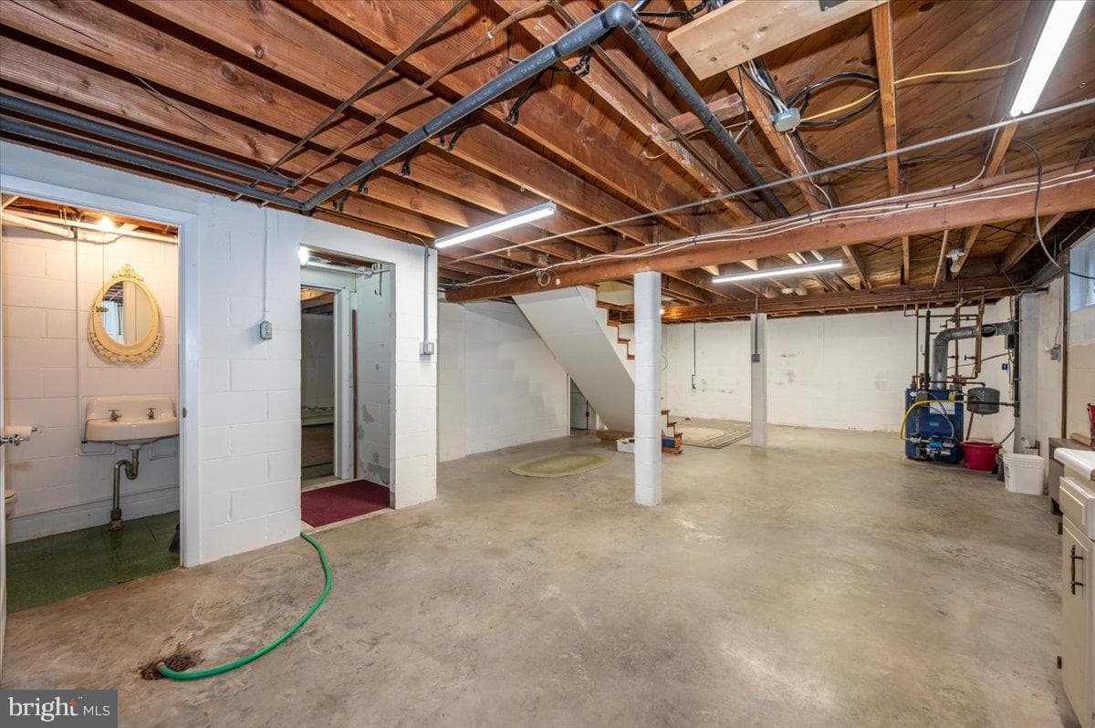 228 Bryan Place photo 41