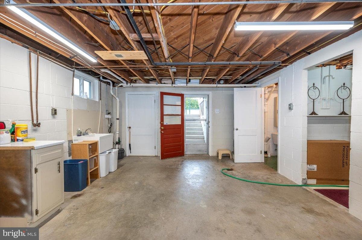 228 Bryan Place photo 42