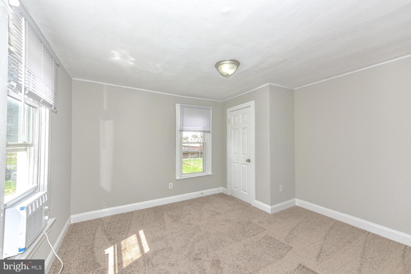 1037 & 1037 1/2 Spruce Street photo 33