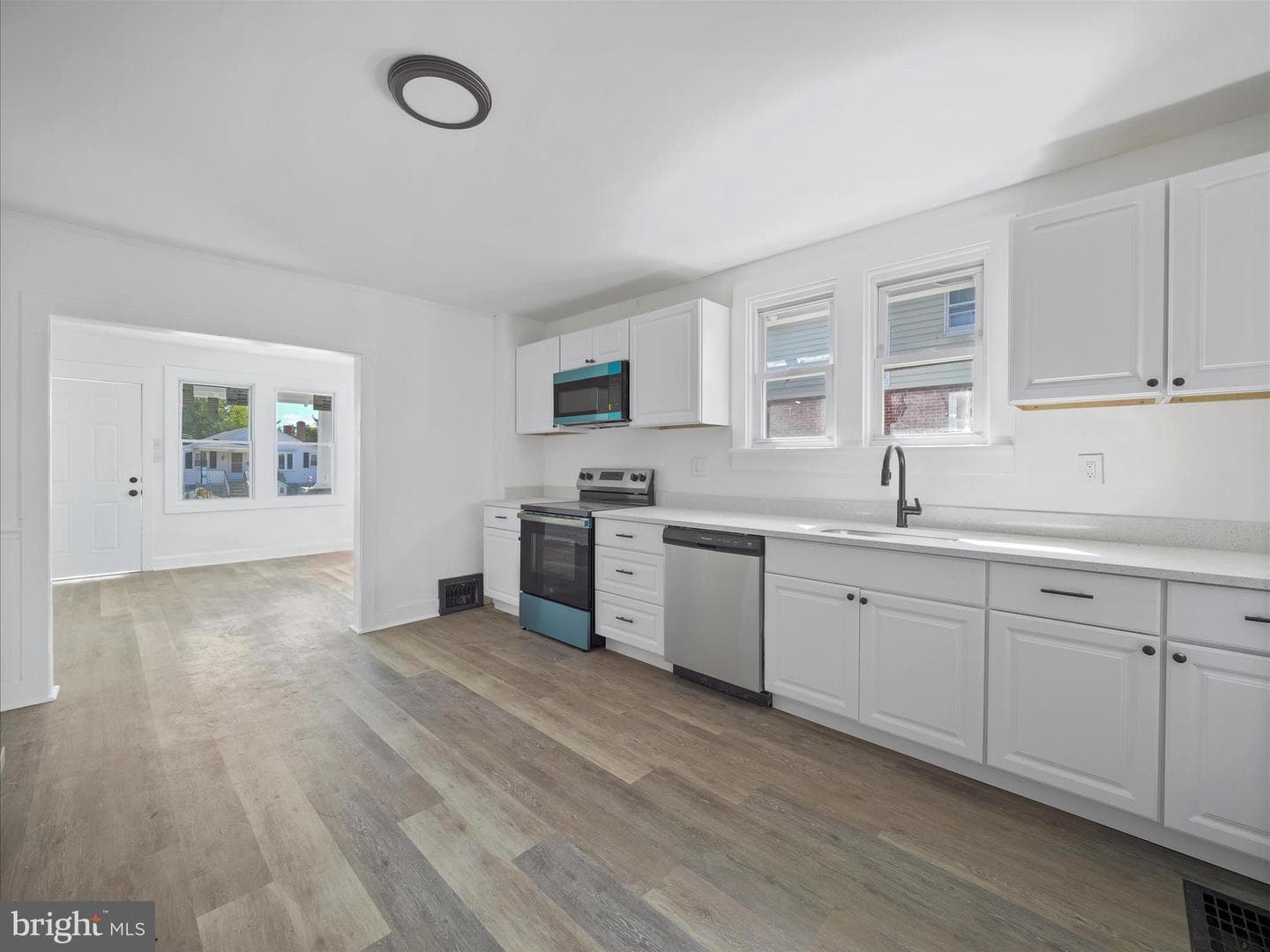 541 Guilford Avenue photo 3