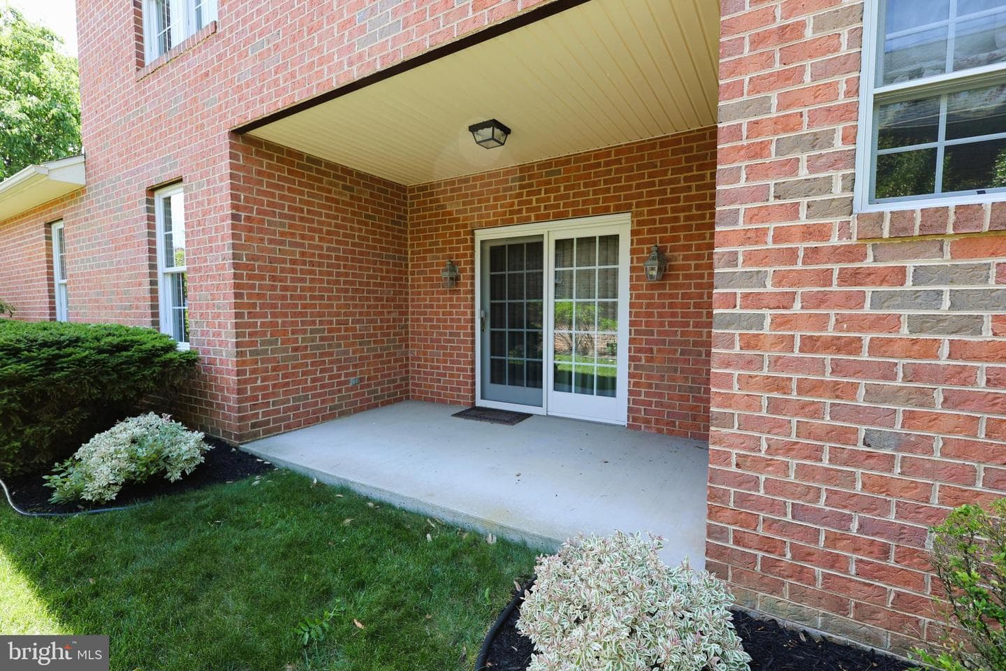 650 Trafalgar Drive photo 31