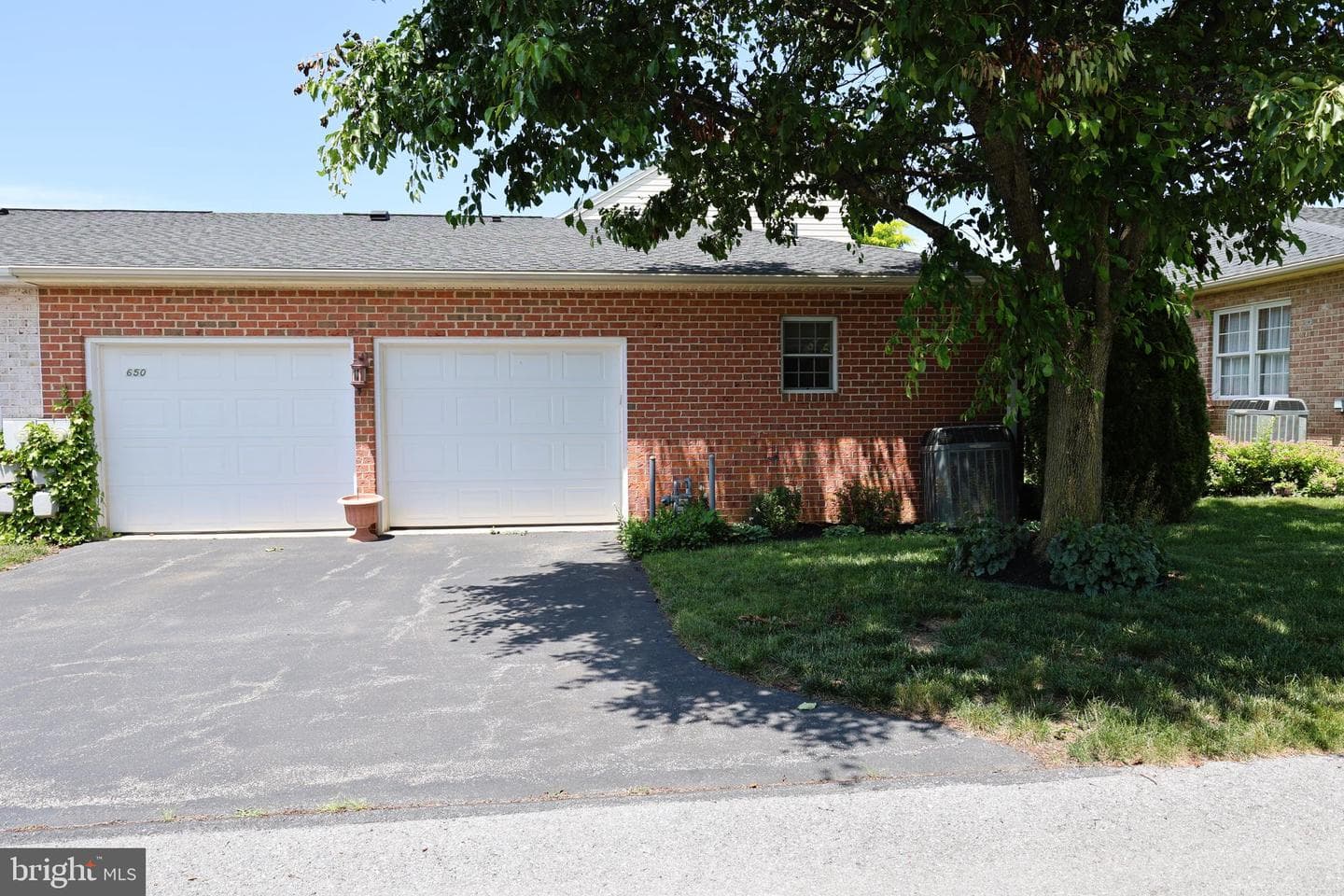 650 Trafalgar Drive photo 33