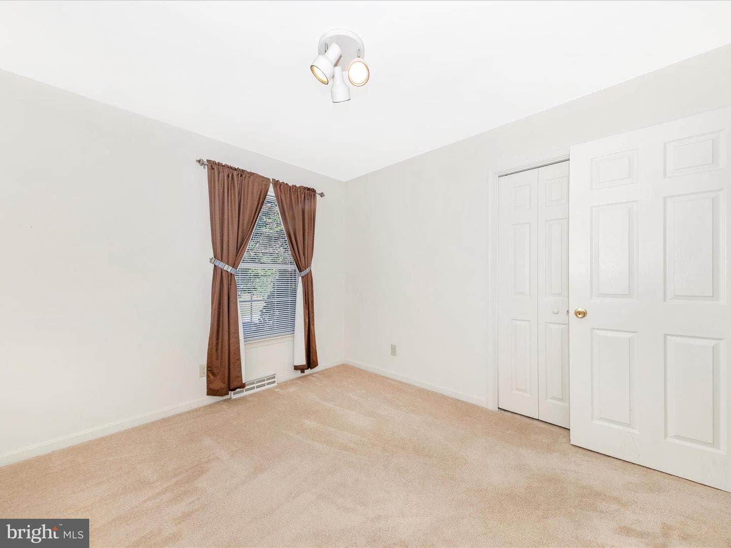 18213 Summerlin Drive photo 25