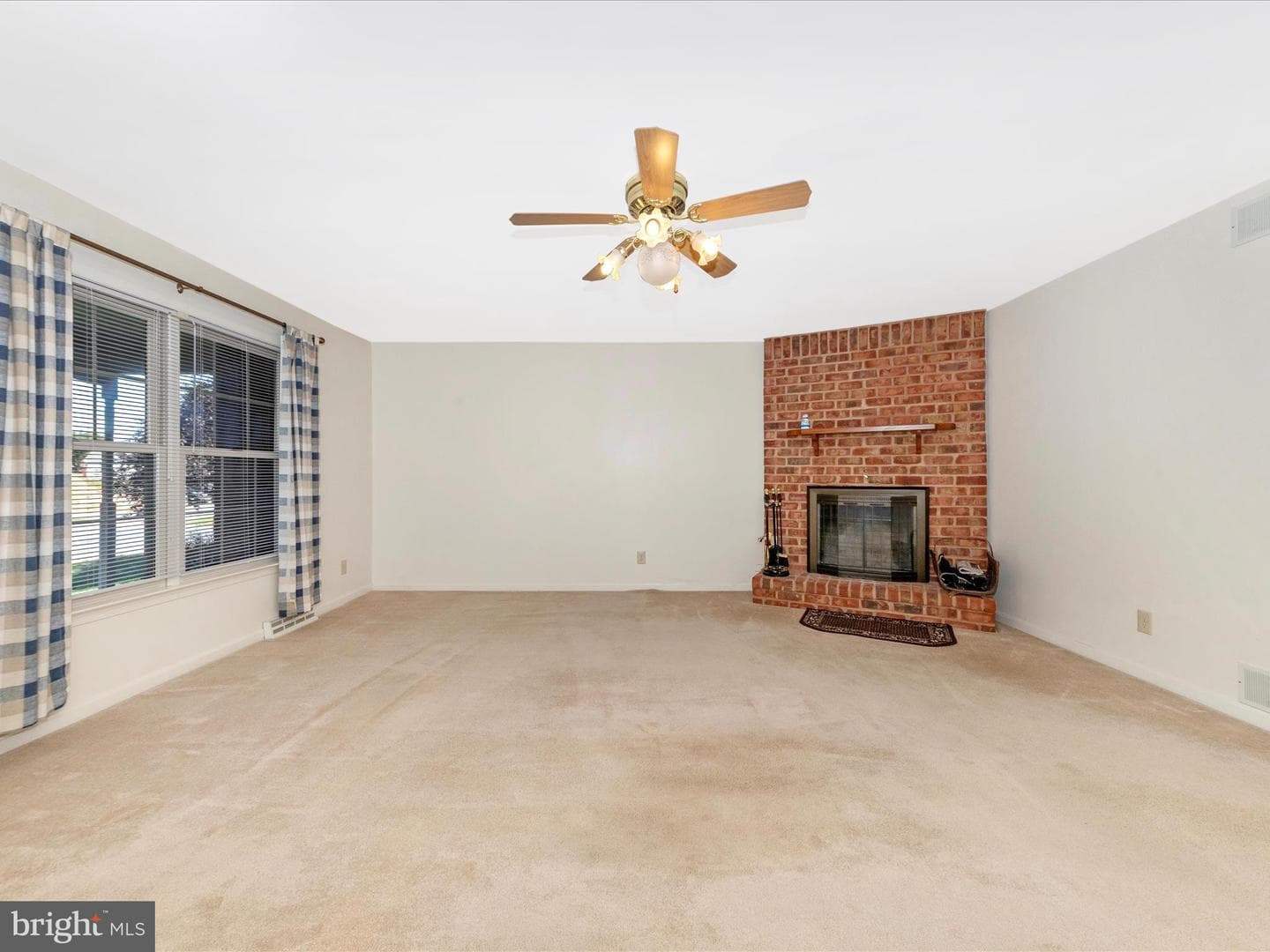 18213 Summerlin Drive photo 5
