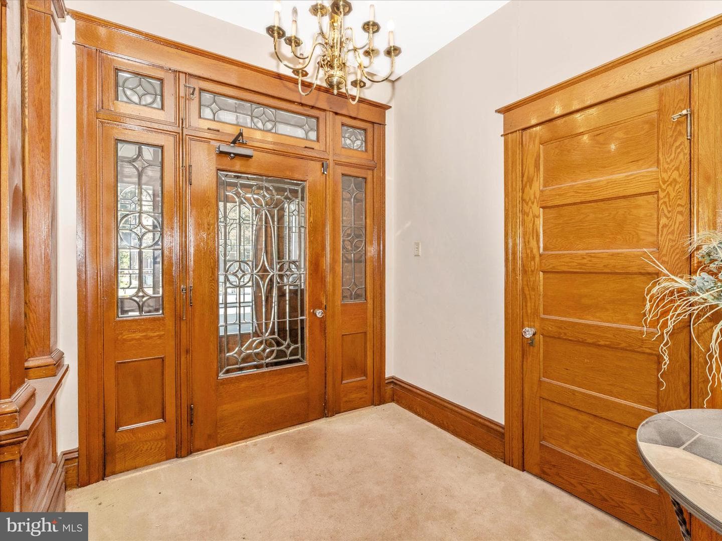 704 Oak Hill Avenue photo 4