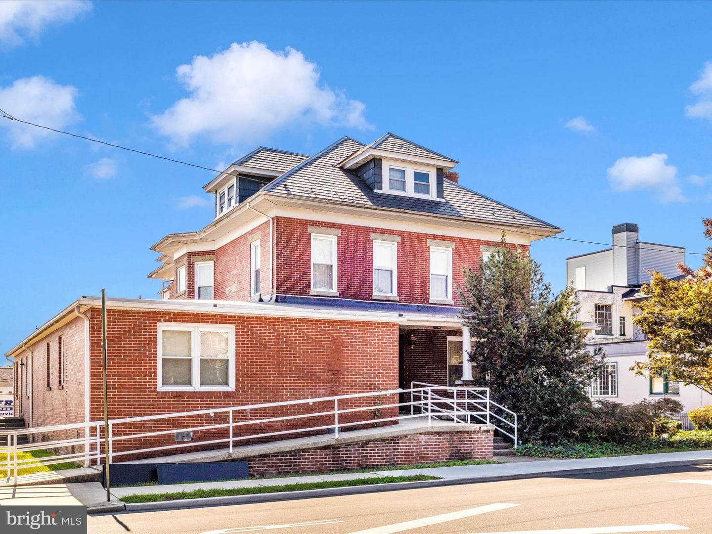704 Oak Hill Avenue photo 44