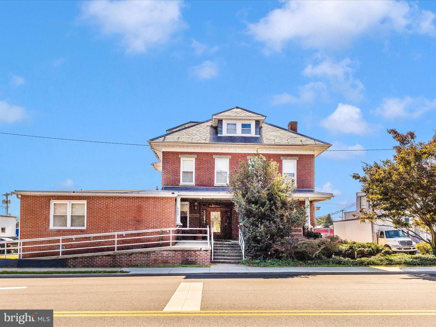 704 Oak Hill Avenue photo 45