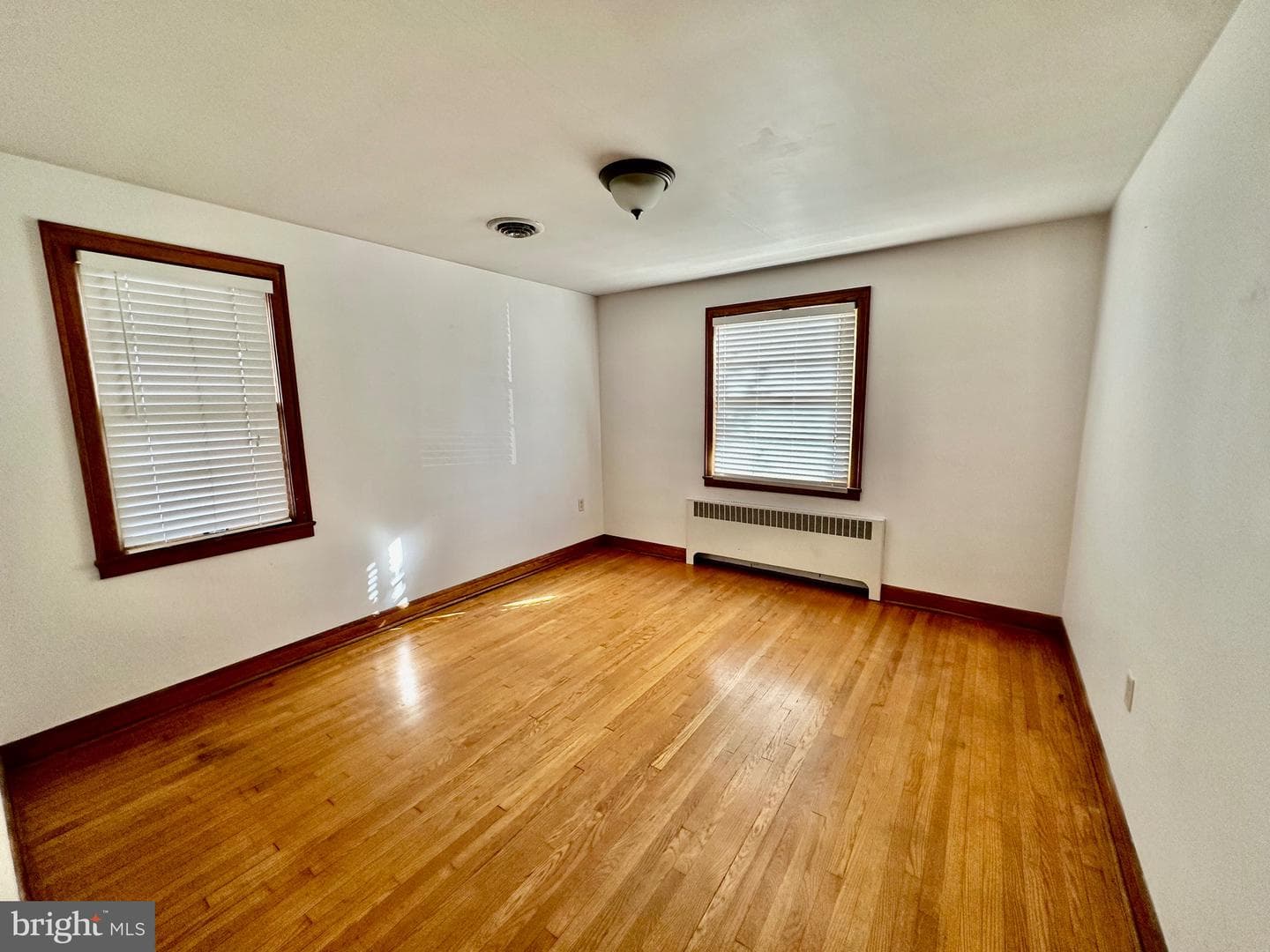 939 View Street photo 13