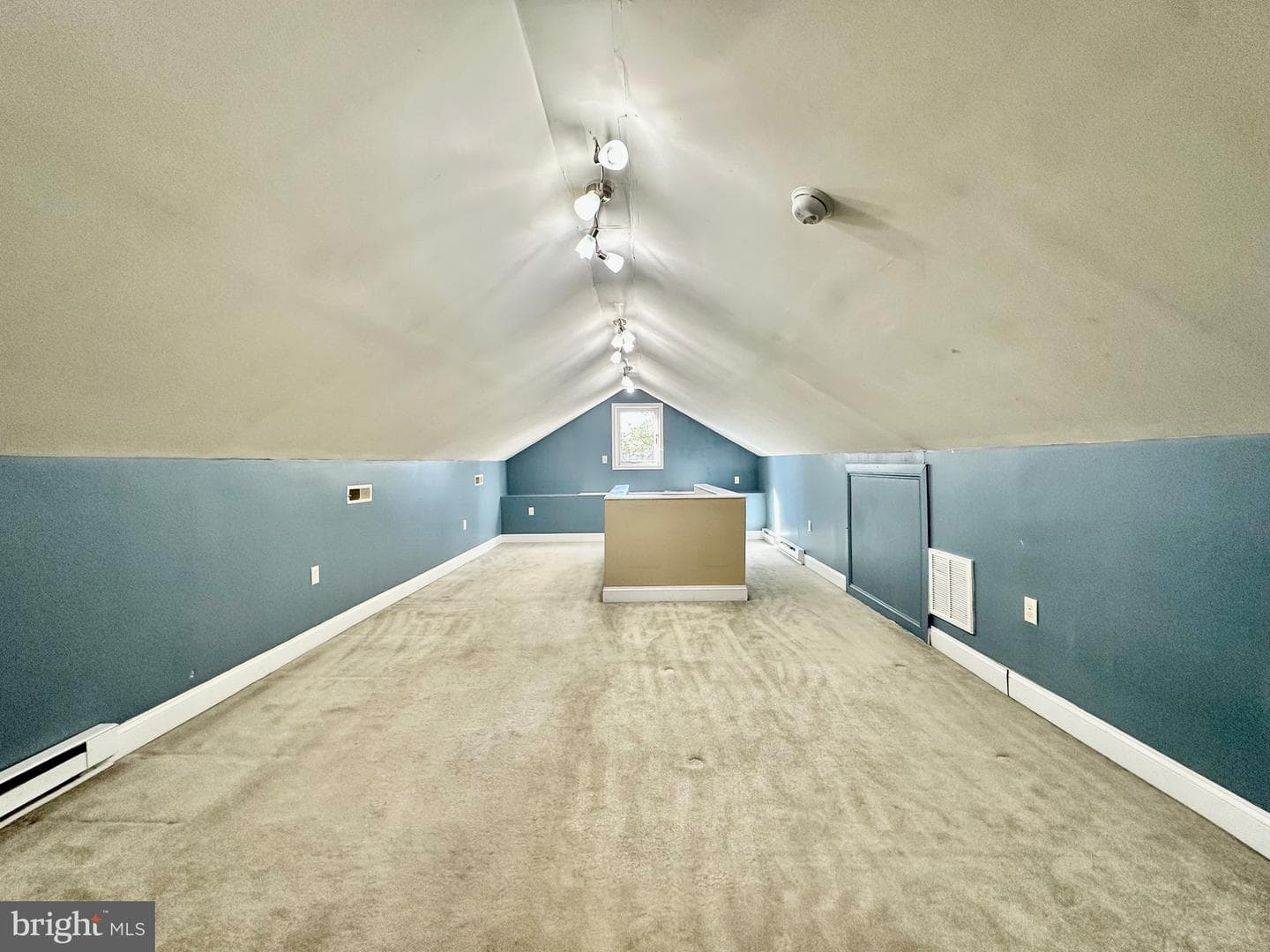 939 View Street photo 18