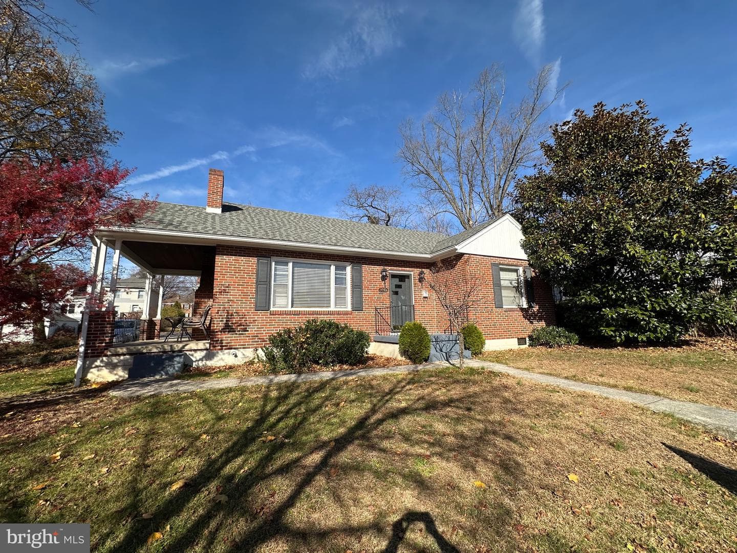 939 View Street photo 3