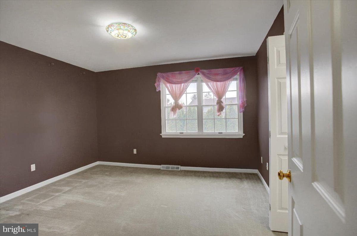 12930 Oak Hill Avenue photo 40