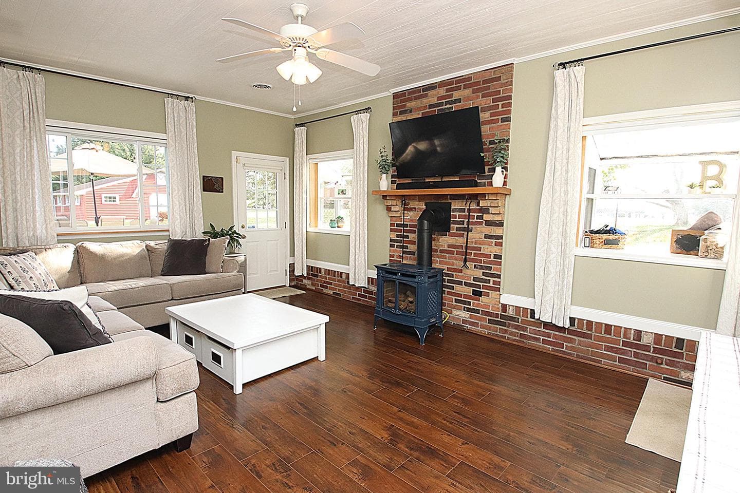 22107 Beaverbrook Drive photo 23