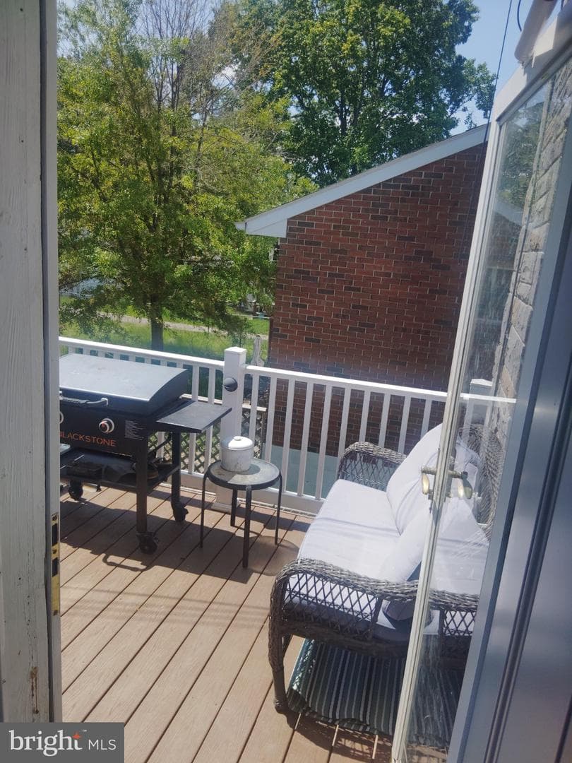 446 Stratford Avenue photo 23