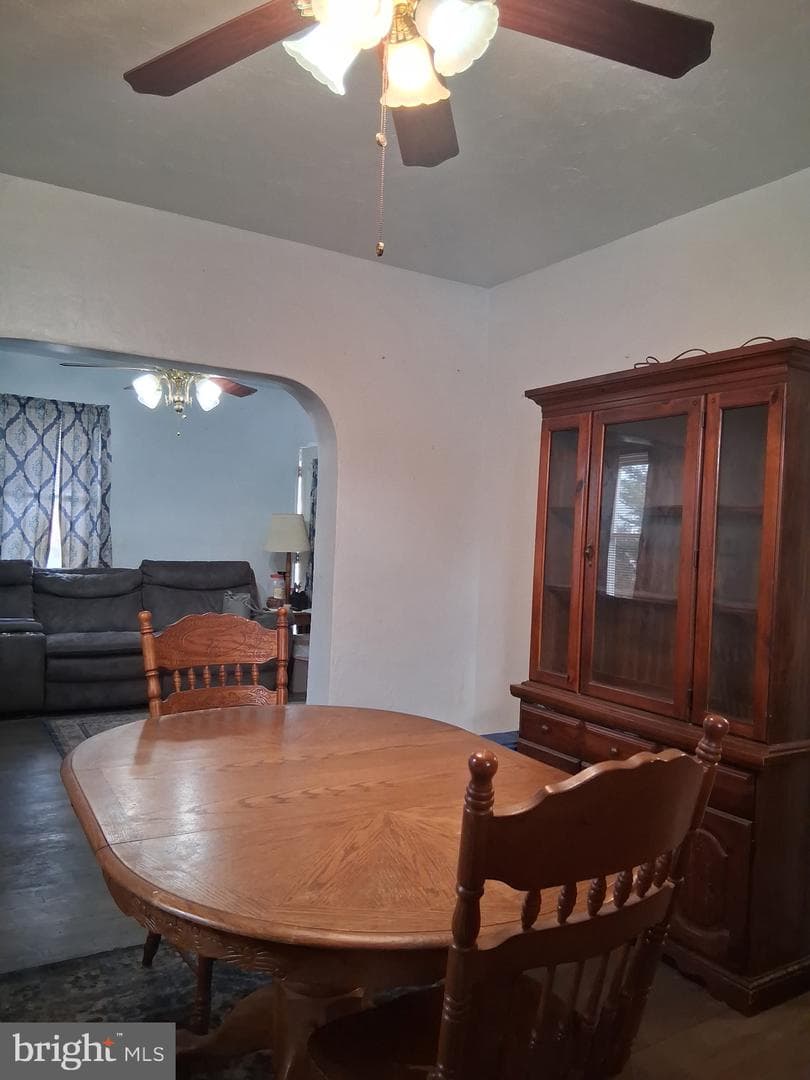 446 Stratford Avenue photo 5