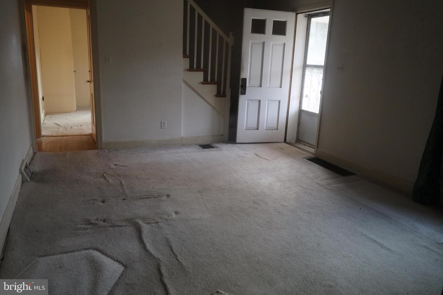 526 Pangborn Boulevard photo 16