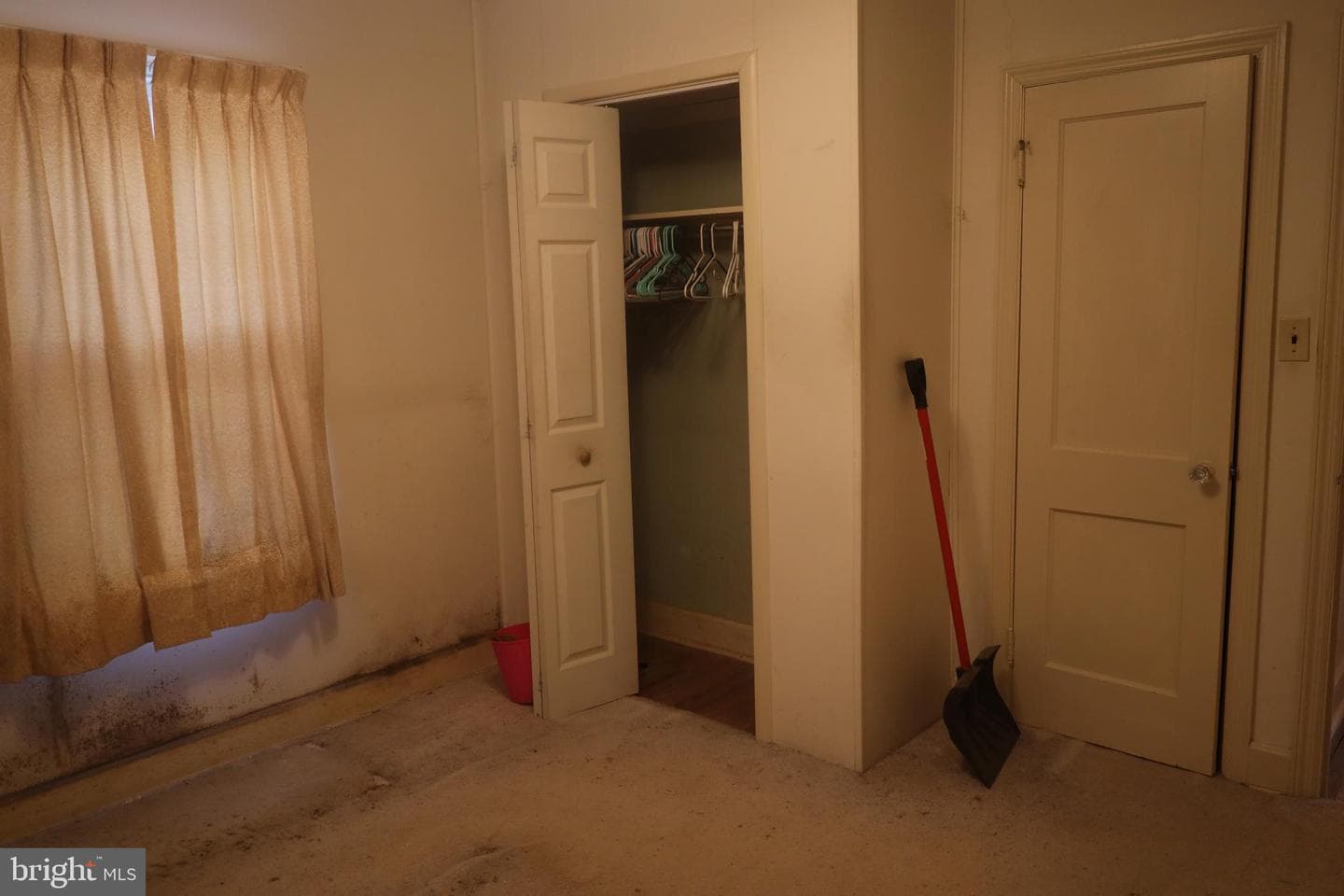 526 Pangborn Boulevard photo 18