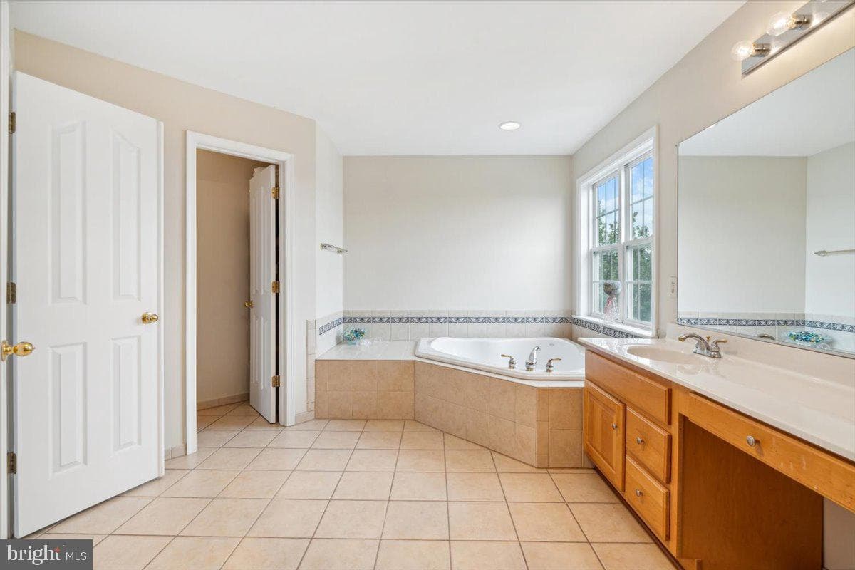 17549 Patterson Drive photo 18