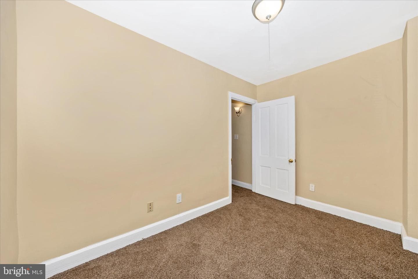 137 E Antietam Street photo 25