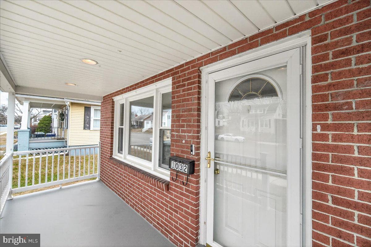 1032 Rose Hill Avenue photo 2