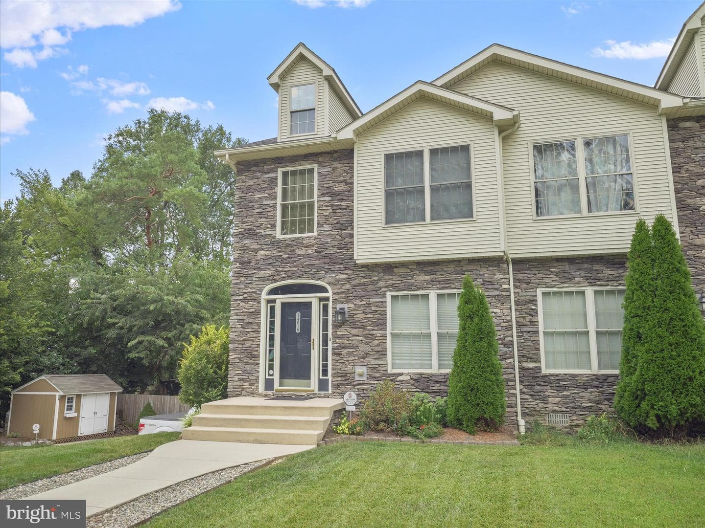 14016 Weaver Avenue photo 2