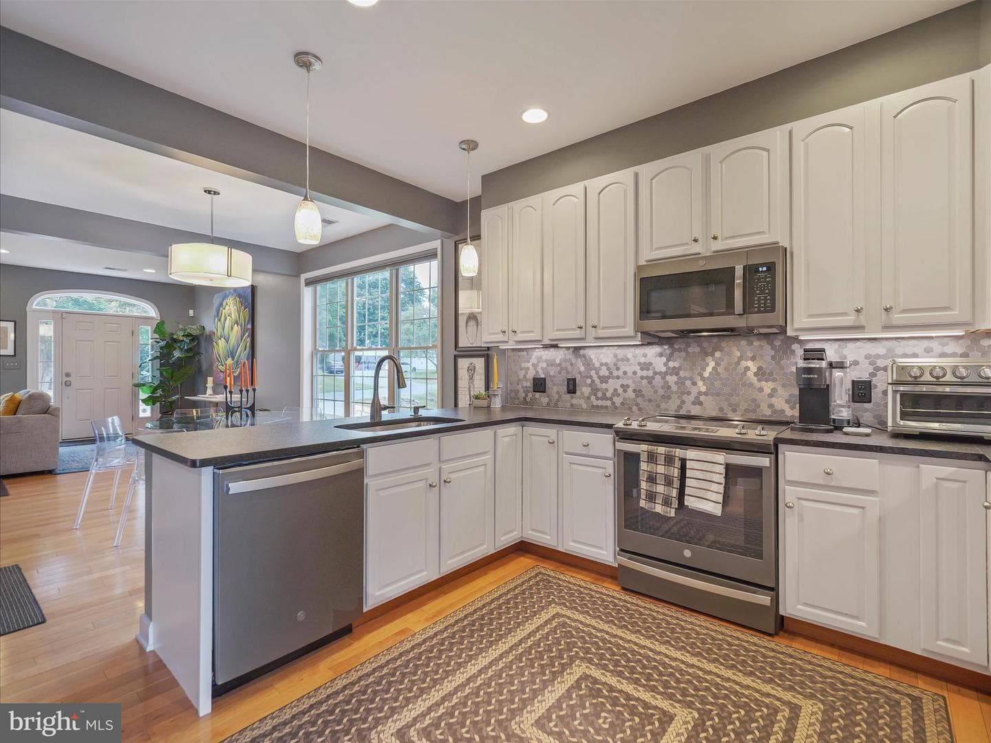 14016 Weaver Avenue photo 5