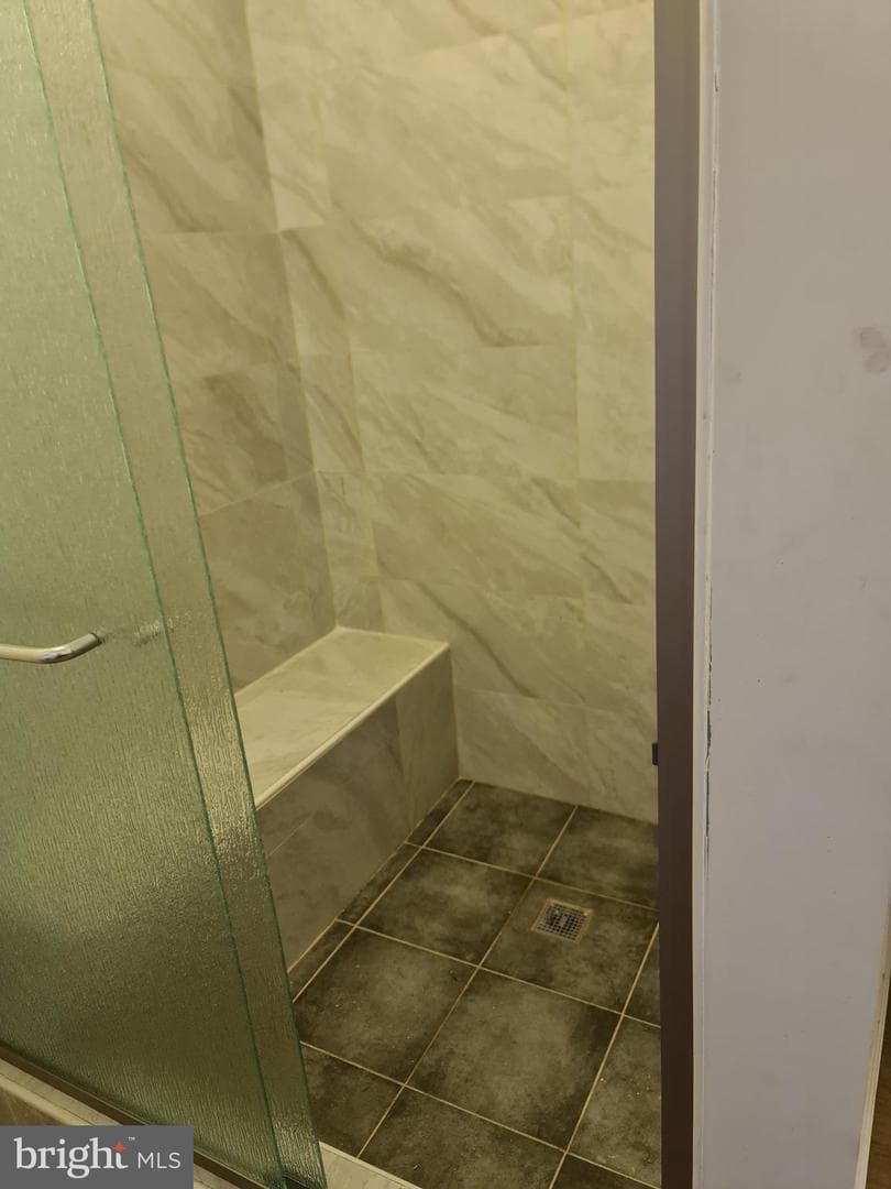 542 Salem Avenue photo 23