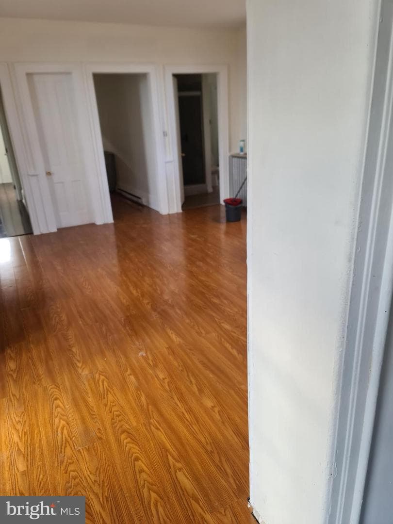 542 Salem Avenue photo 6
