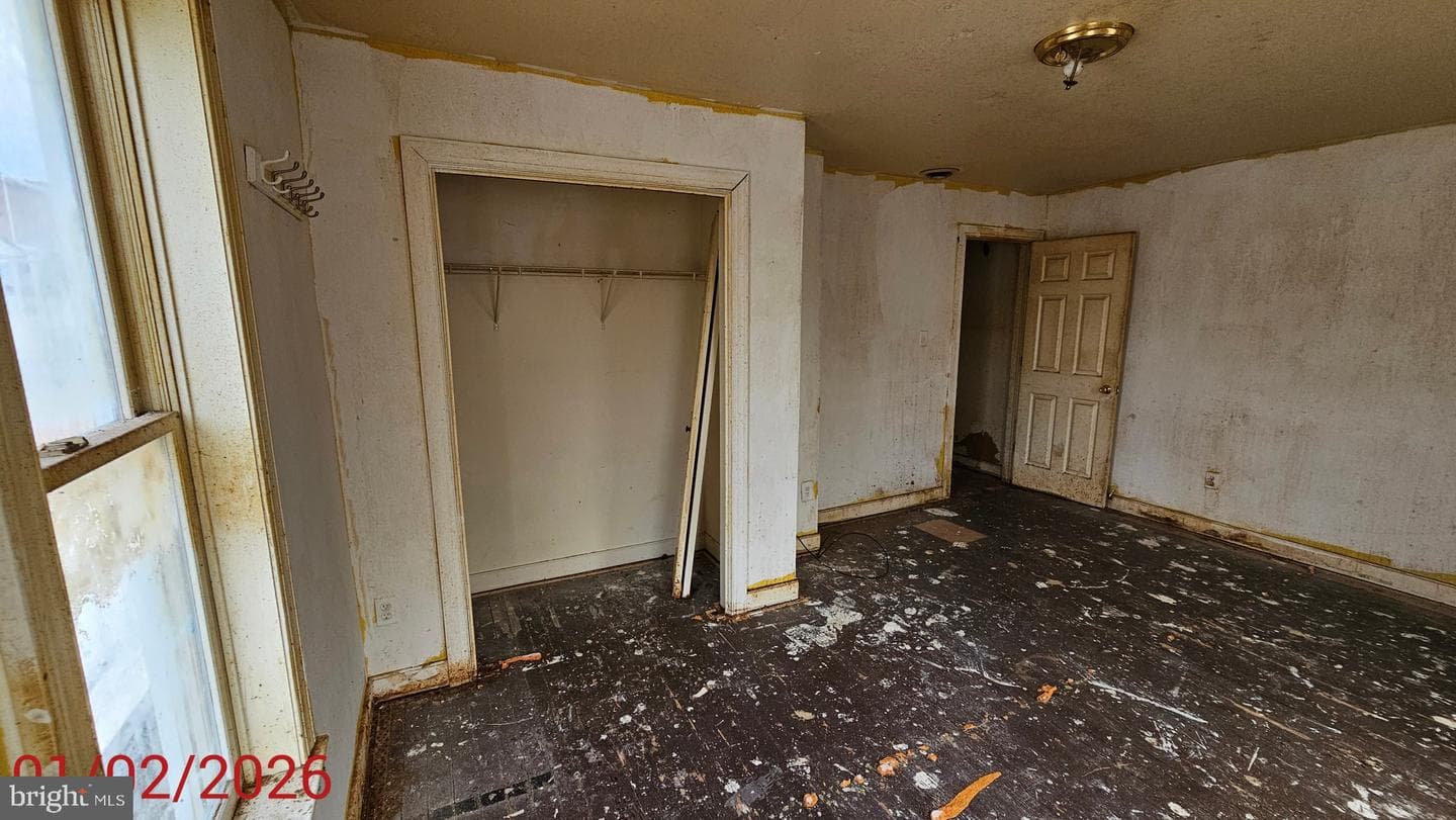 10 E Lee Street photo 14