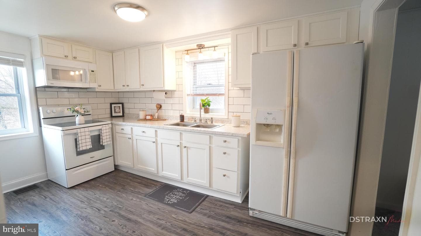 3708 Limekiln Road photo 9