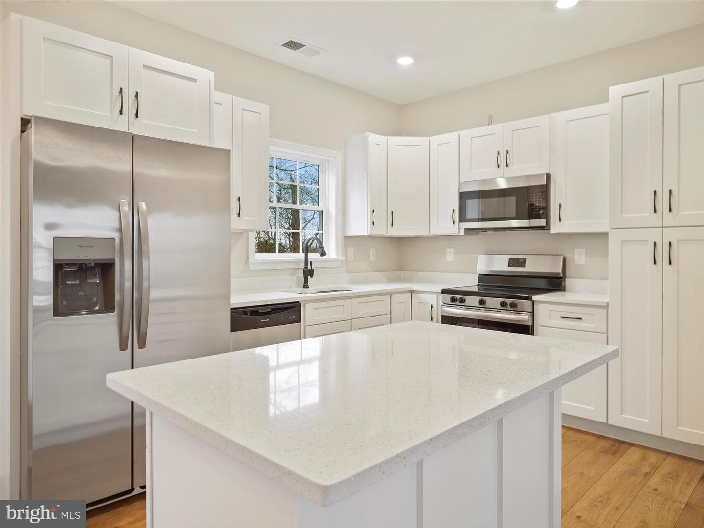 10904 Decker Avenue photo 11