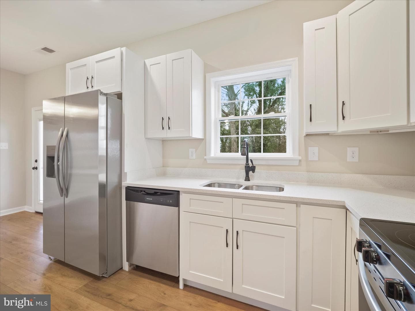 10904 Decker Avenue photo 14