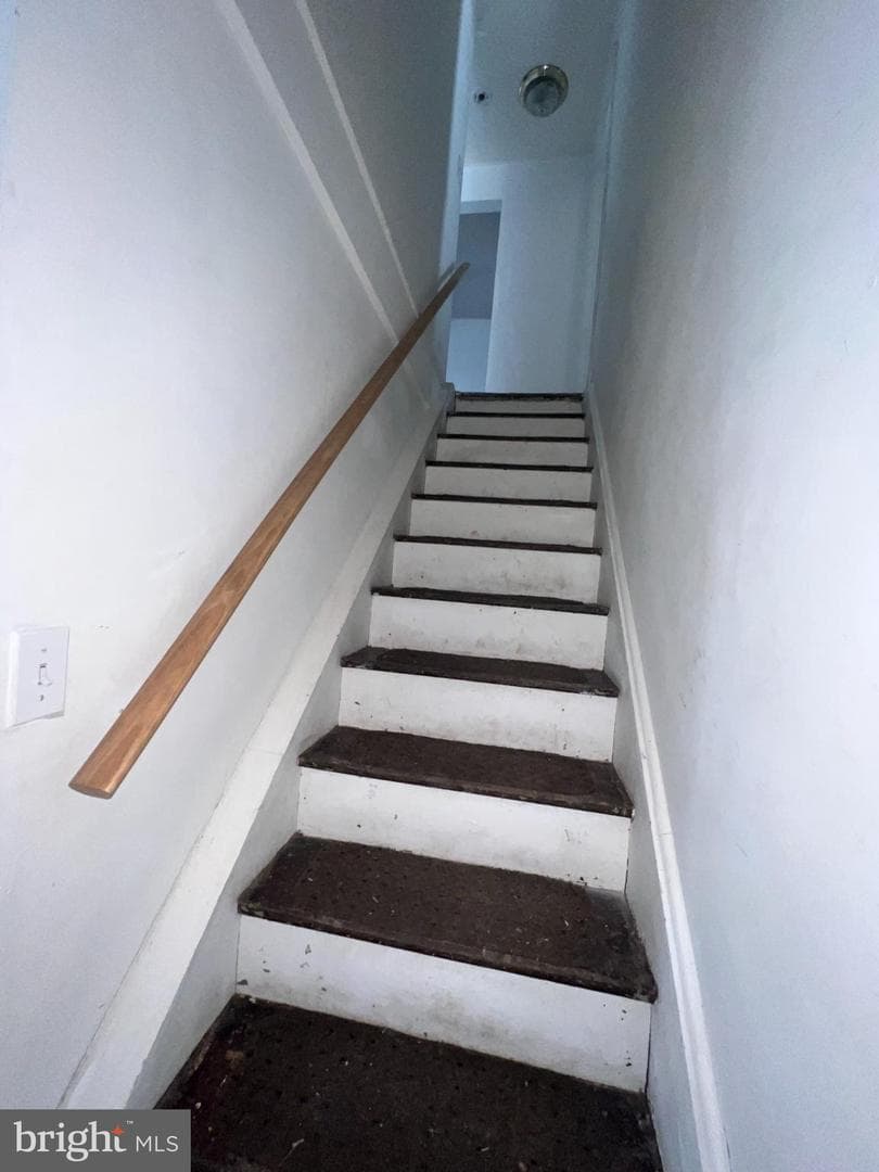 104 W High Street W photo 13
