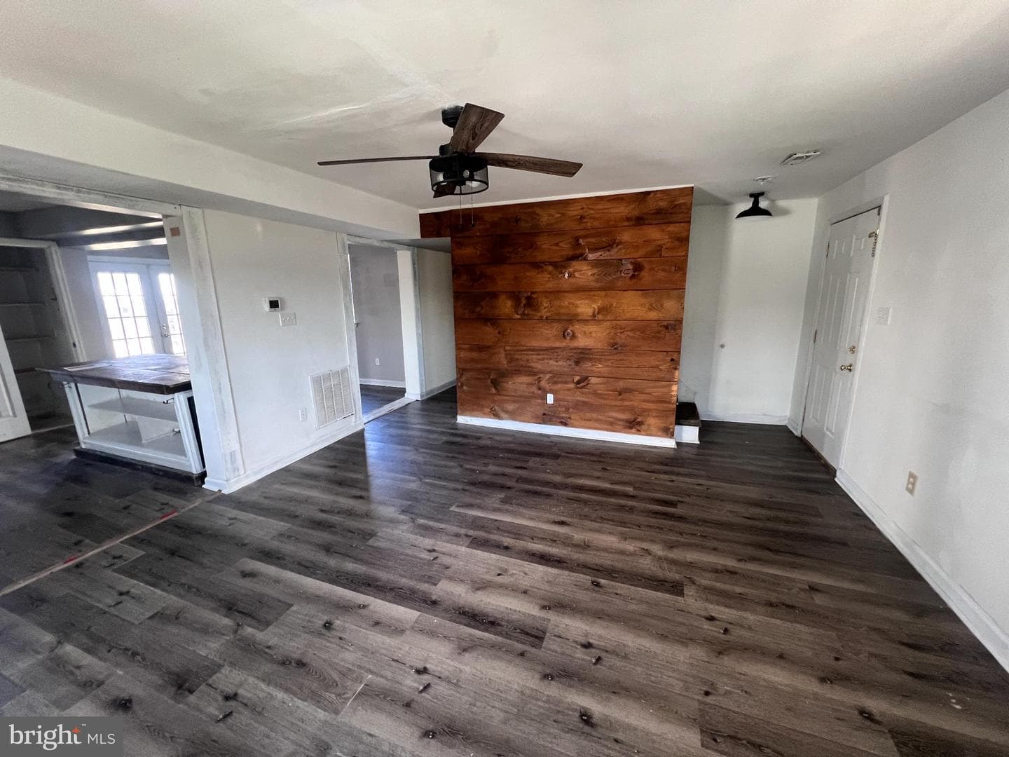 104 W High Street W photo 3