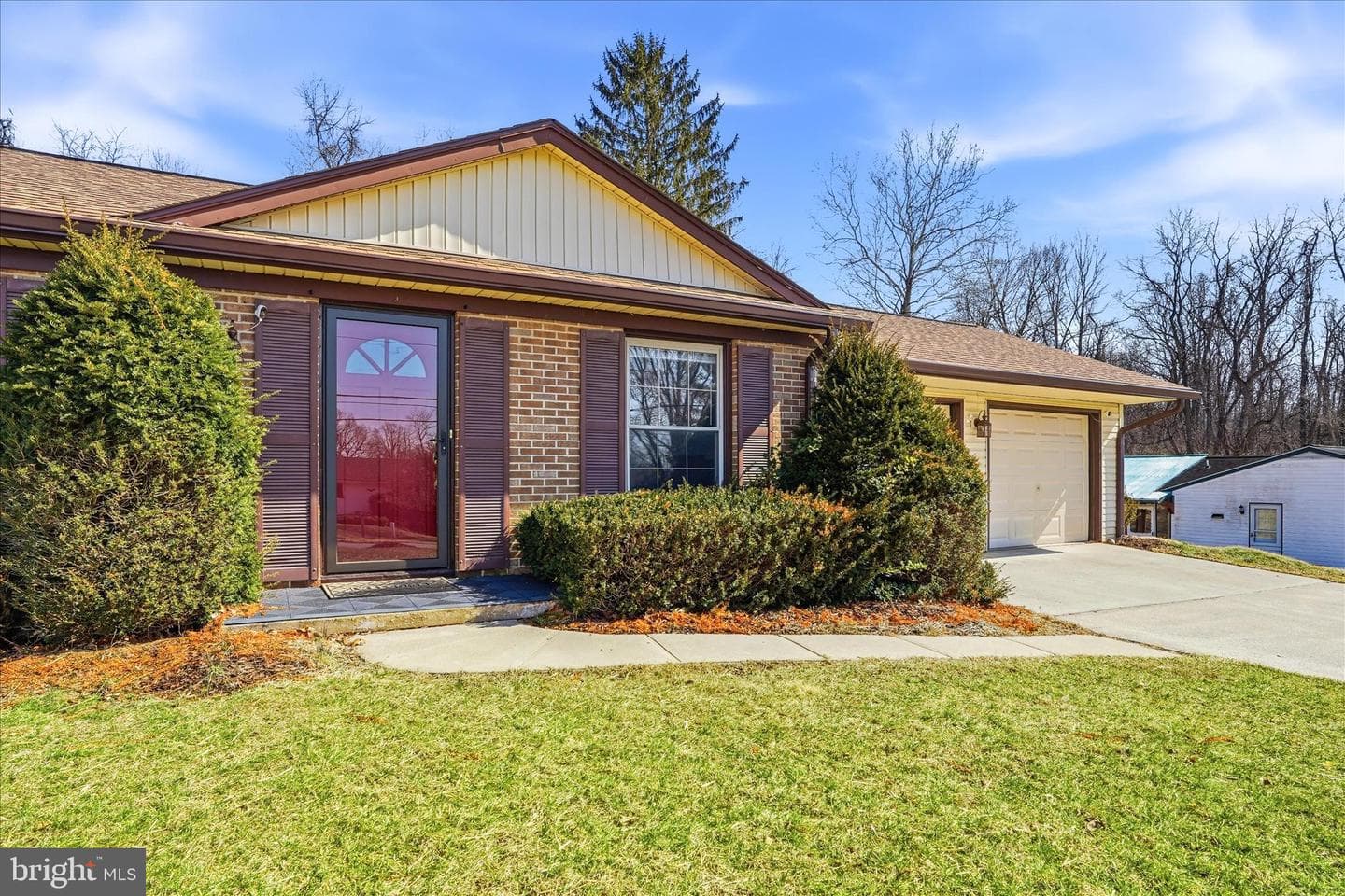7625 Mountain Laurel Road photo 3