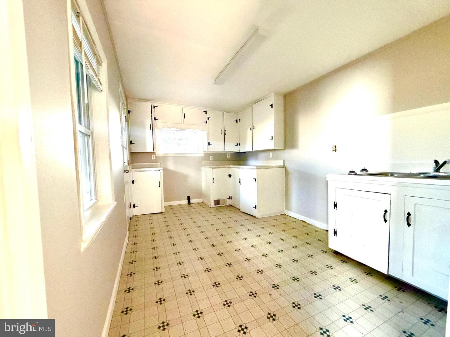 132 Randolph Avenue photo 15